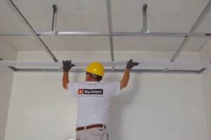 Как произвести монтаж панелей пвх на потолок, порядок работ