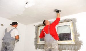 Как зашпаклевать потолок под покраску без пыли своими руками, видео