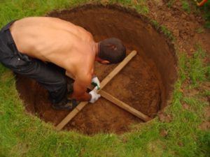 Технологии рытья колодца: как выкопать колодец на даче своими руками