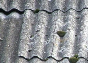 Чем заделать трещину в шифере на крыше или дыру от гфоздей