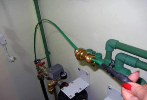 Подогрев водопровода - монтируем греющий кабель